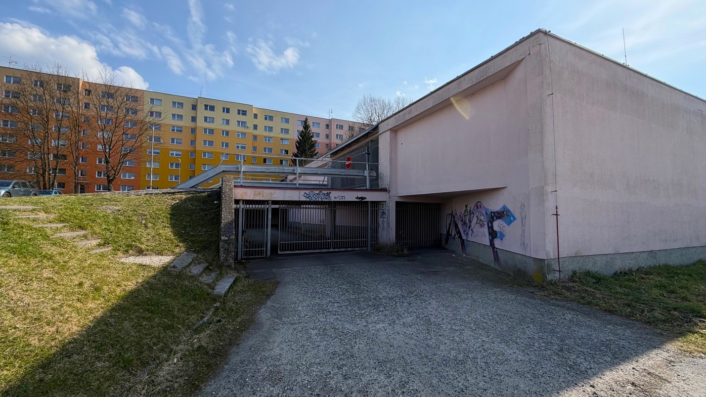 Garáž, Jablonec nad Nisou - Mšeno, ul. Mozartova