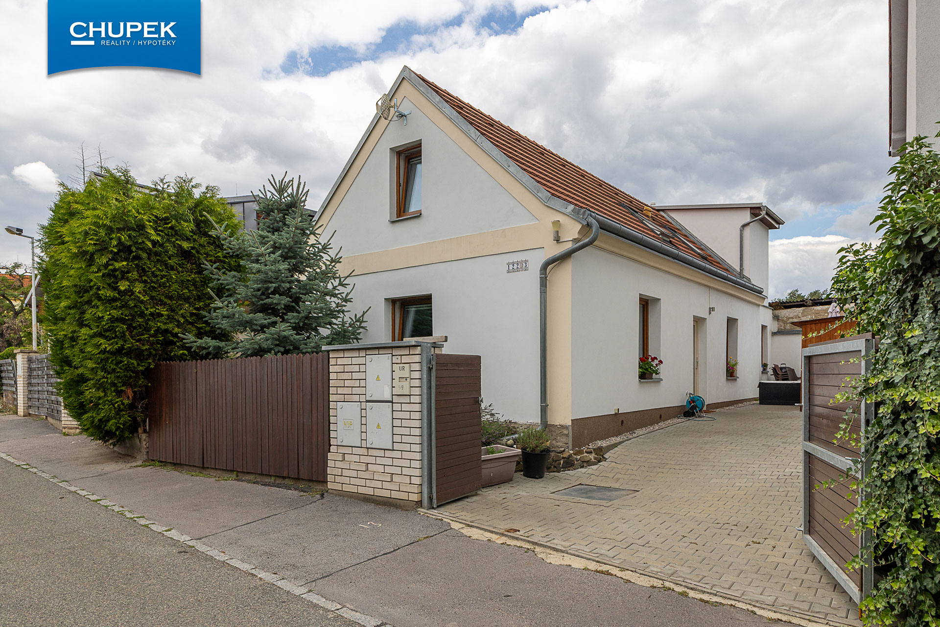 Rodinný dům 4+1 po kompletní rekonstrukci, Praha – Hostivař